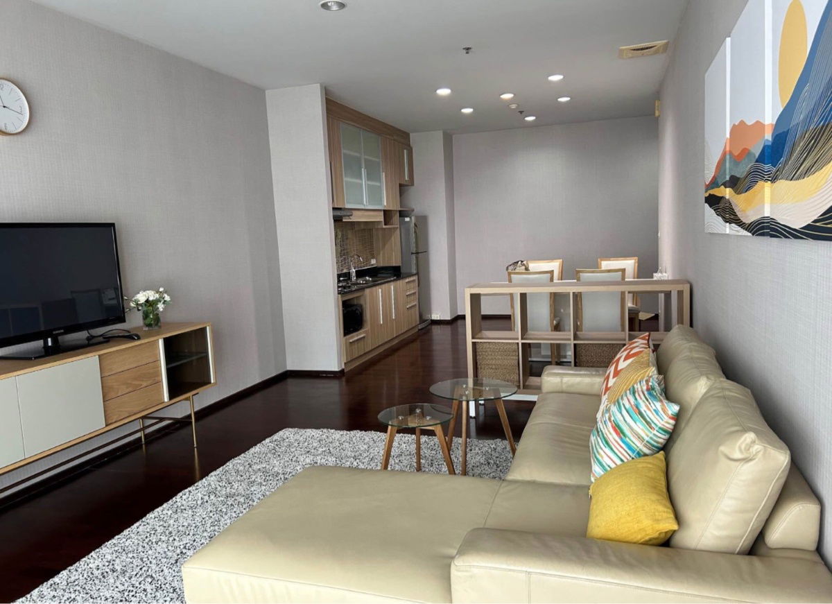 Noble Ora                         Thonglor