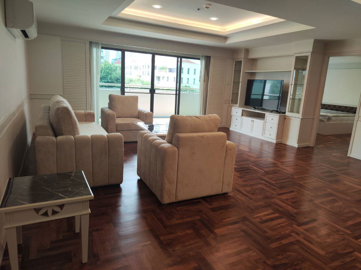 M Towers, 3 bedrooms, 2 bathrooms