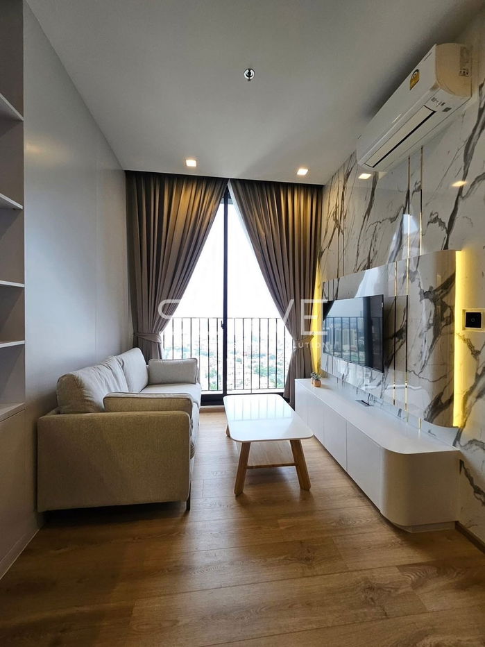 1 Bed Luxury Room City view Fully Furnished New Condo High Rise Good Location BTS Ari 220 m. @  Noble Around Ari