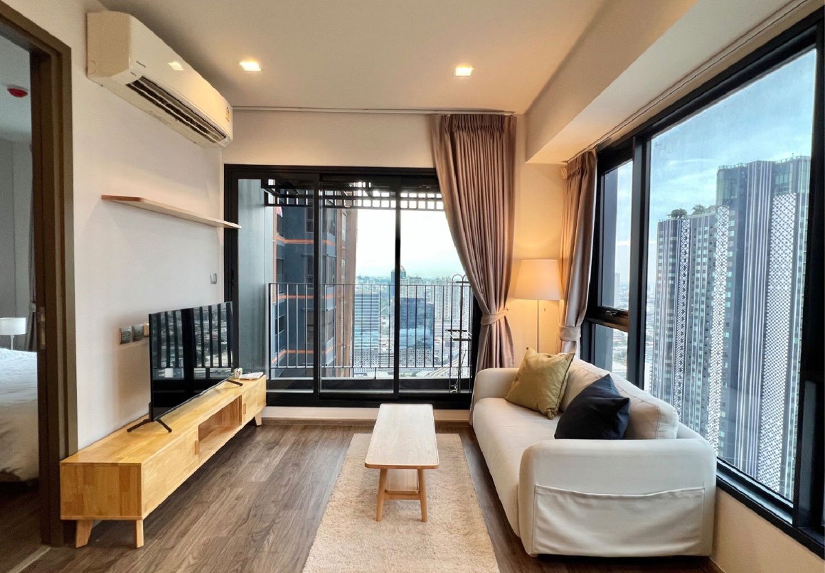 ไลฟ์ ลาดพร้าว วัลเล่ย์