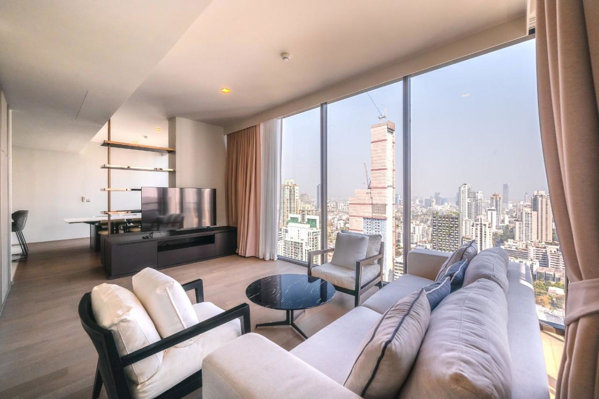 LTHC12469 – Celes Asoke Condo FOR RENT Size 140 sqm. 3 beds 3 baths Near BTS Asok Station ONLY 180K/Month