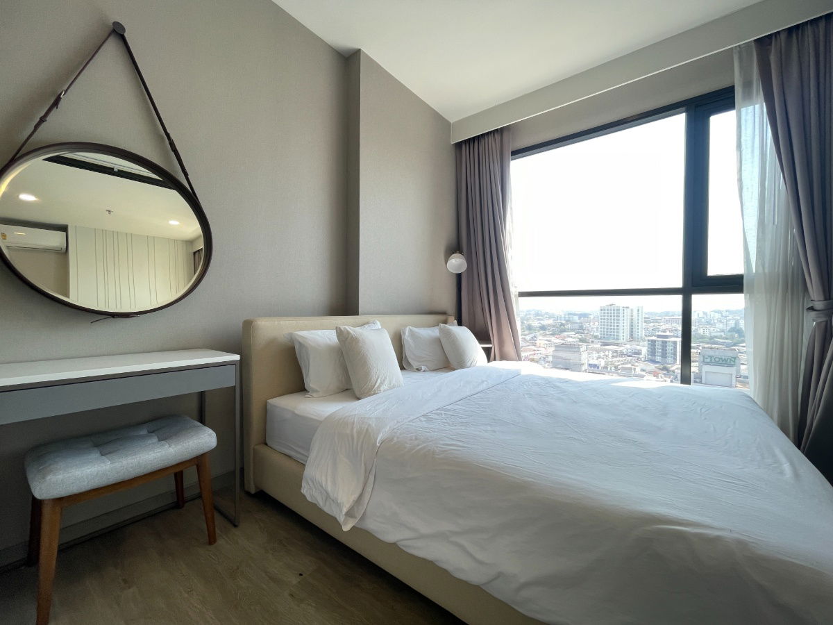 KEEN Center Sriracha အမြင့်ကြမ်းခင်း ငှားရန်ရှိသော Sriracha မြို့၏ တည်နေရာကောင်း ၊