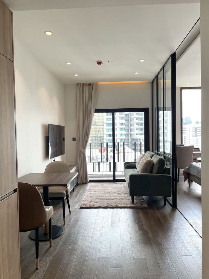 MUNIQ Sukhumvit 23  20th floor  Expansive view Size 43 sq.m. 1 bedroom, 1 bathroom