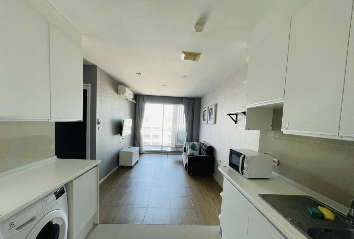 rent: Happy Condo Lat Phrao 101, beautiful, good location, fully furnished, near Rattana Bundit University. Interested, add Line @841qqlnr.