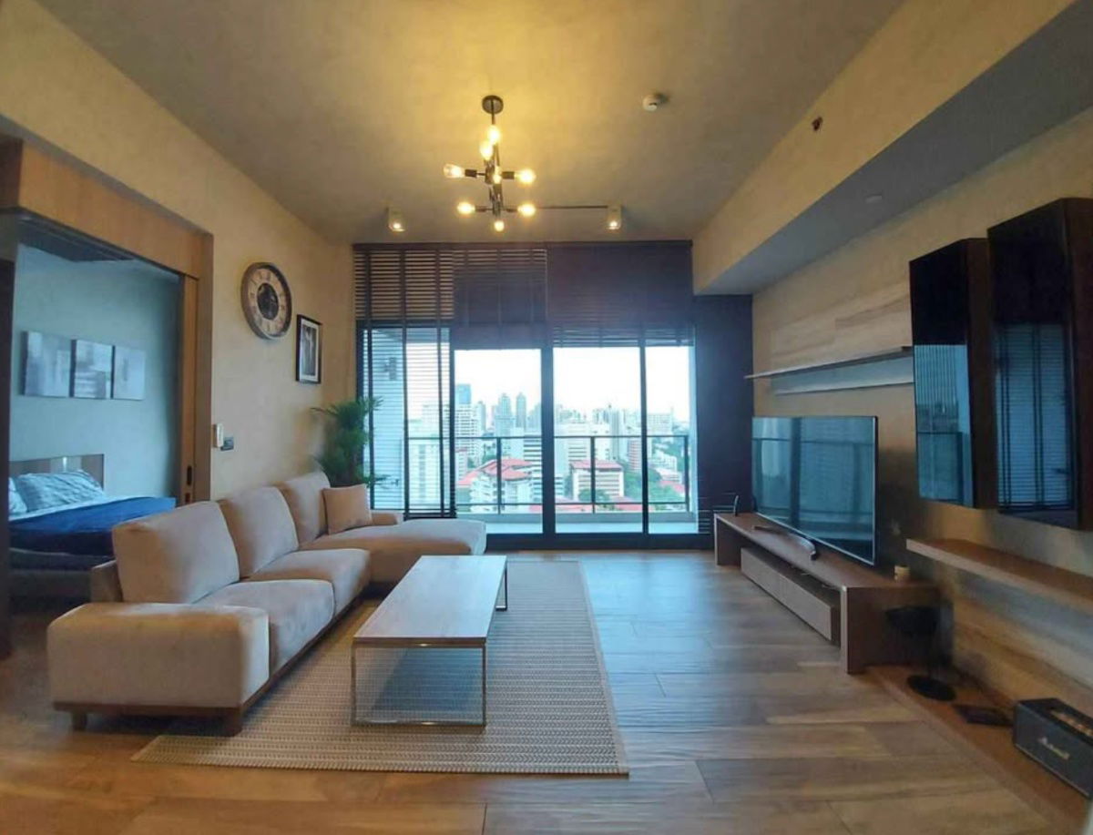 for rent Loft Asoke. 2bed 86sqm. Line id: @pfagent