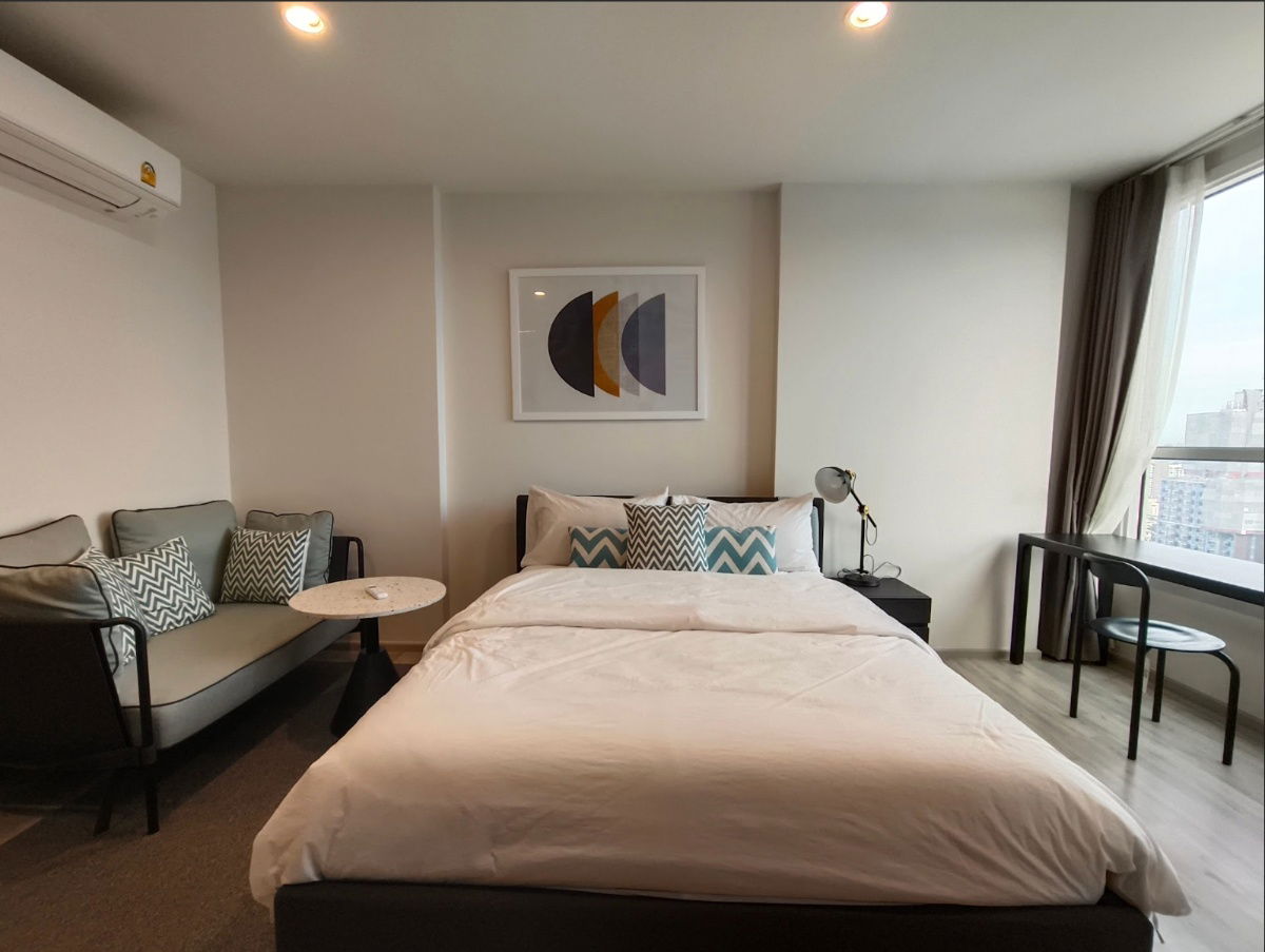 XT HuaiKwang. Studio 30sqm. Line id: @pfagent