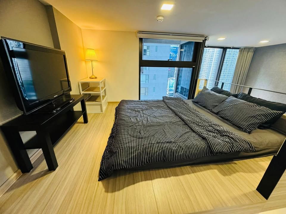 Condo for Rent at Chewathai Residence Asoke (B6805055)