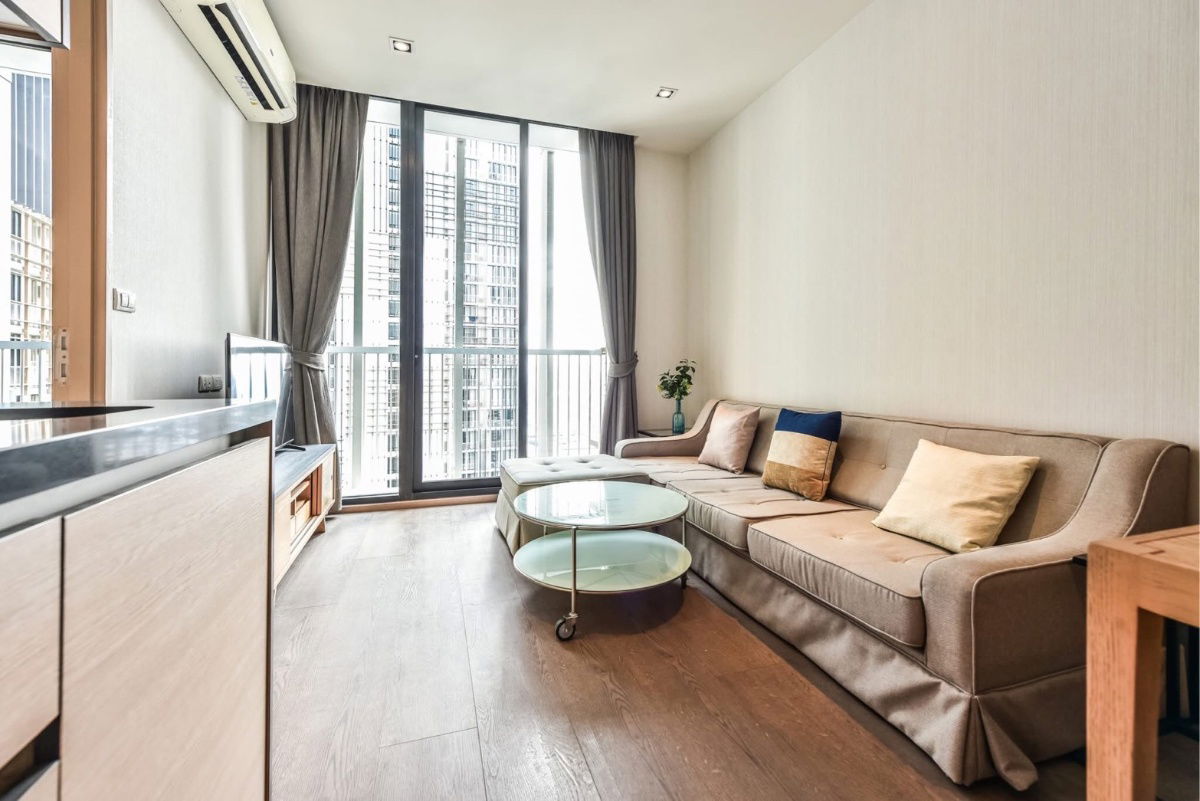 Park Origin PhromPhong ( Park 24 )