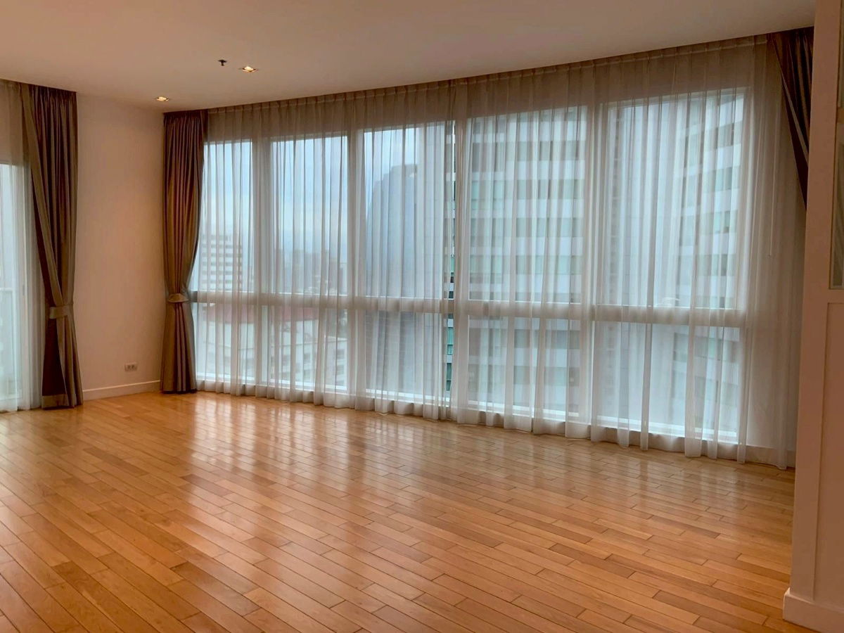 LTH12537 - Millennium Residence Condo FOR RENT Size 193 sqm. 3 beds 3 baths Near BTS Asok Station ONLY 120K/Month