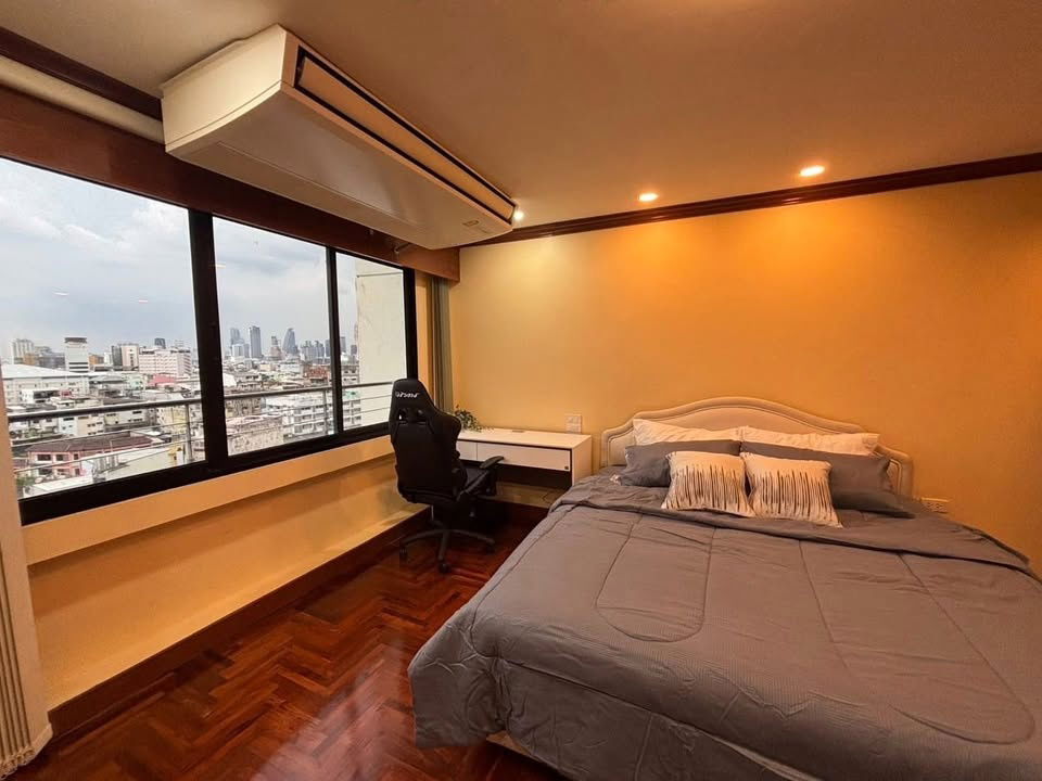 Condo for Rent at Si Phraya River View (D6805044)  ID Line : @condo101