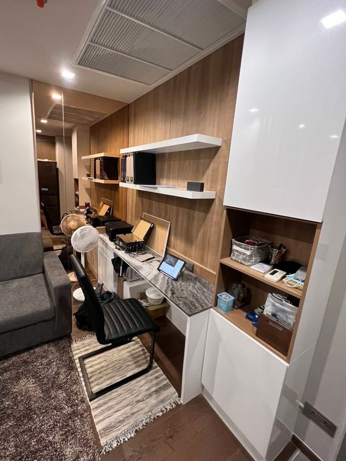 Available room for rent IDEO Q Victory Studio 29SQM. Only 27K/Month.