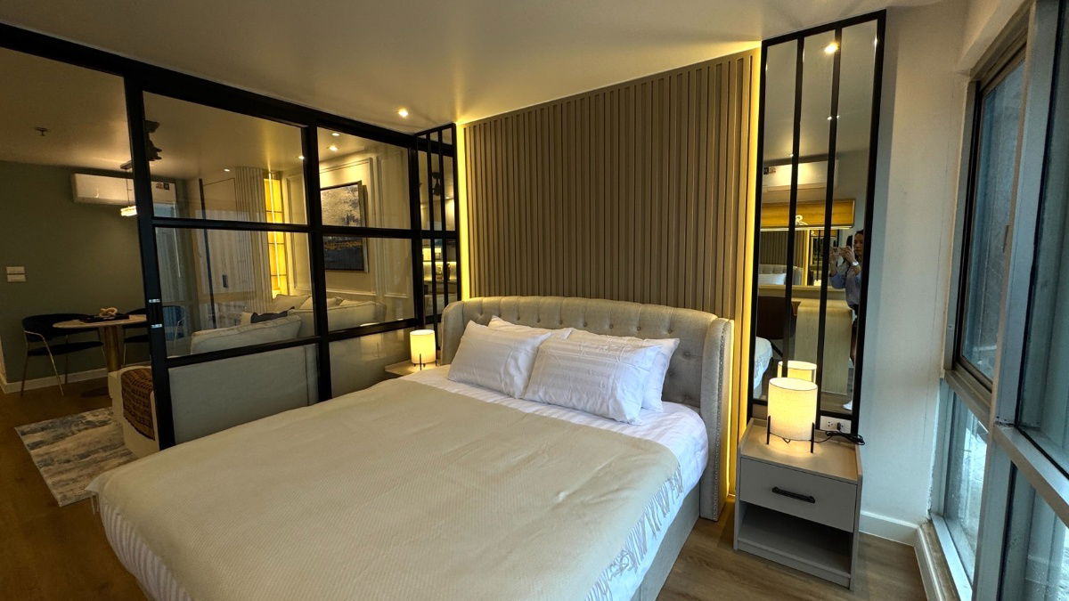 Sukhumvit suite Soi Sukhumvit 13 Near Terminal 21 Asoke , BTS 40 sq.m. floor 27
