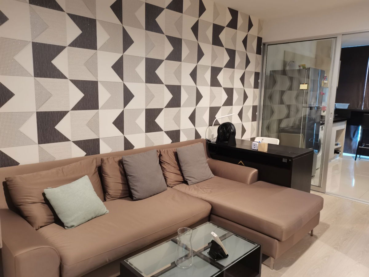 Available for rent! Rhythm Sathorn Narathiwas for spacious 1 Bedroom with 40 sqm. Ready to move in