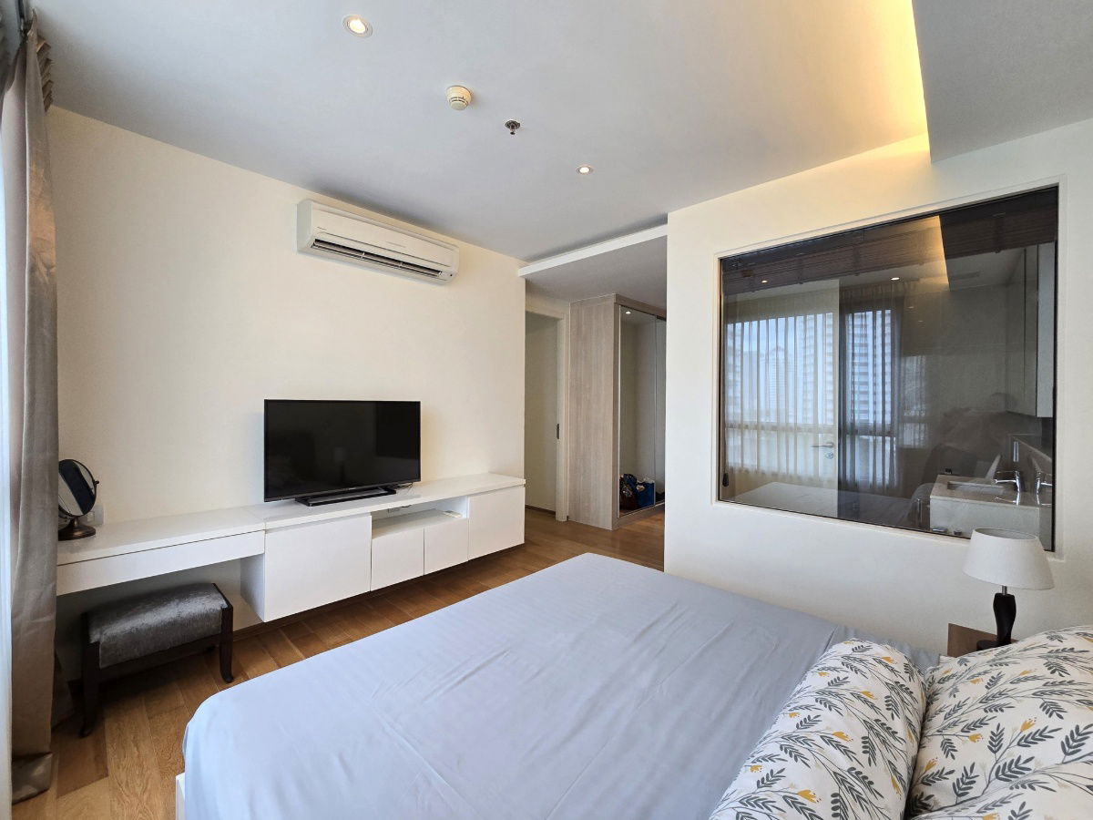 For Rent H Sukhumvit 43 Fully Furnished (Near BTS Phrom Phong station)