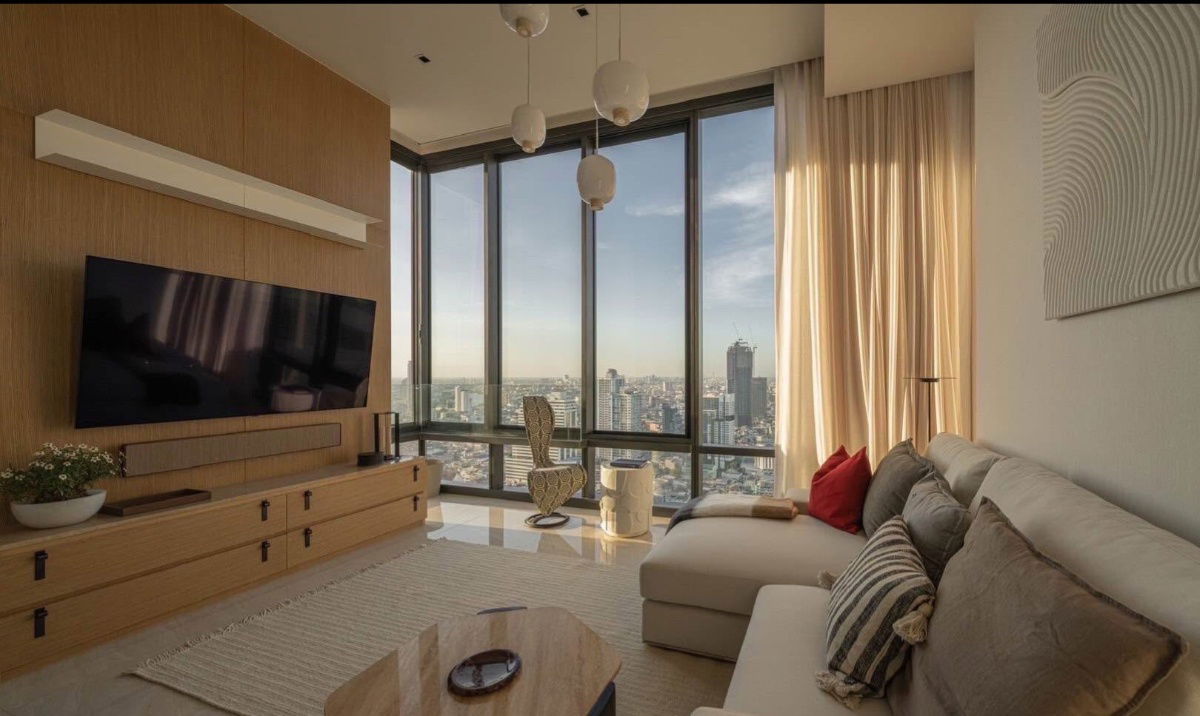 Ashton                       Silom