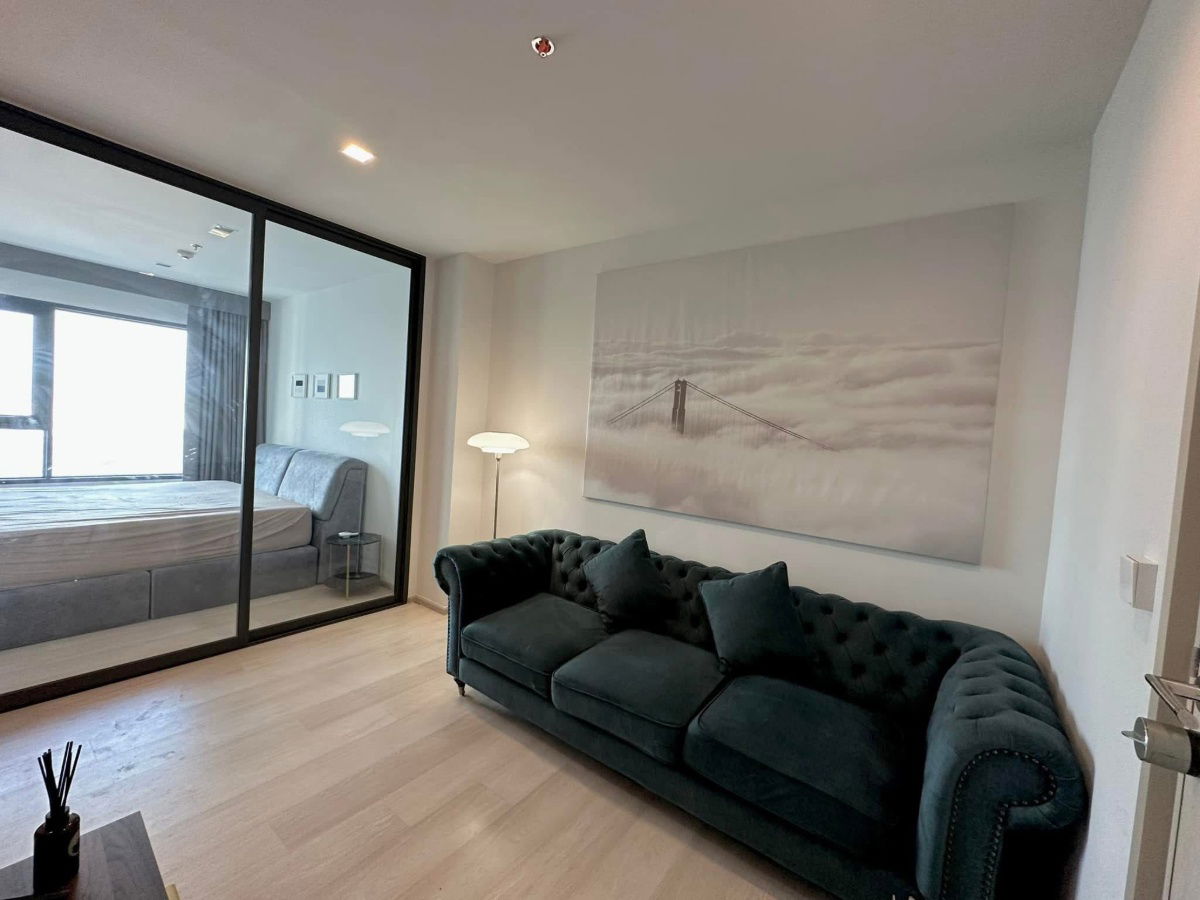 For Rent : Life One Wireless Condo near BTS Ploen Chit at Line : @homefinder