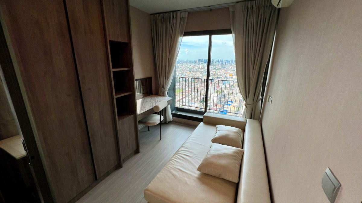 For rent Life Asoke Rama 9 Price 25,000 baht/month [#HI1140]