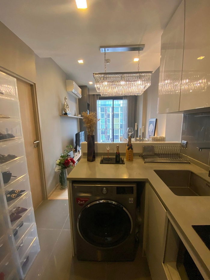 M Thonglor                      10