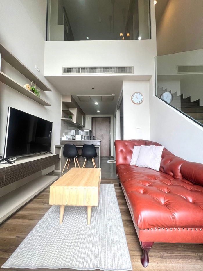 Onyx                            Phaholyothin