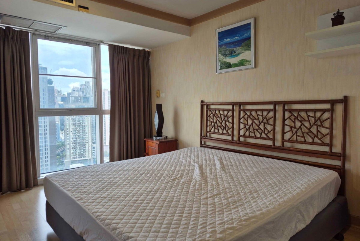 The Waterford                  Diamond