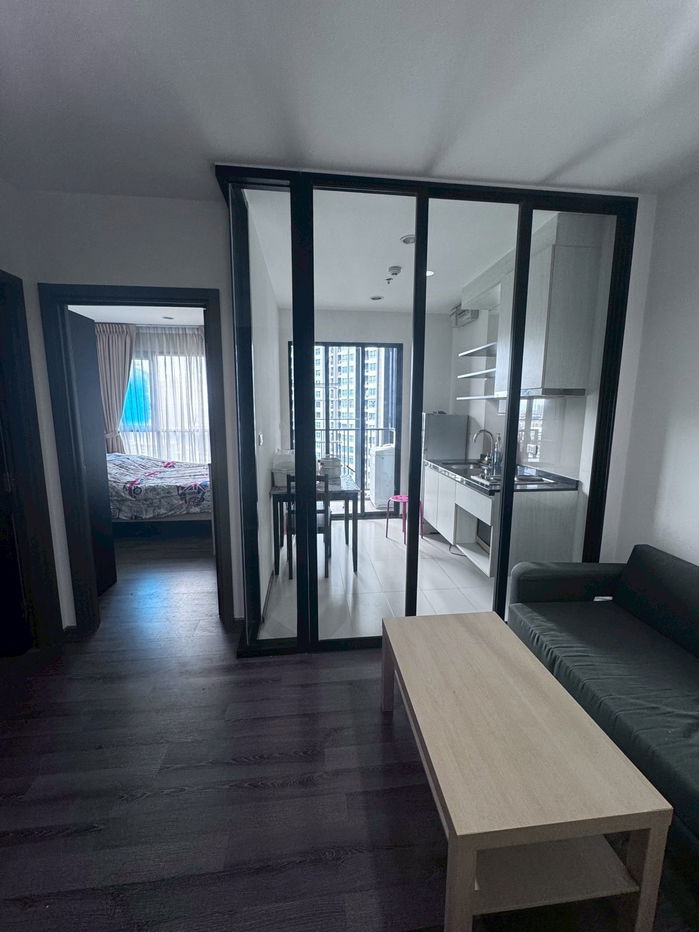 [For Rent:] The Base Park East Sukhumvit 77