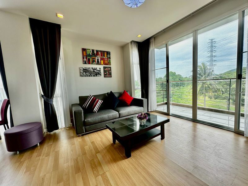 ให้เช่าคอนโด กรีนเลค ห้องสวย ห้องมุม แต่งครบ พร้อมเฟอร์นิเจอร์ คุ้มสุดๆ