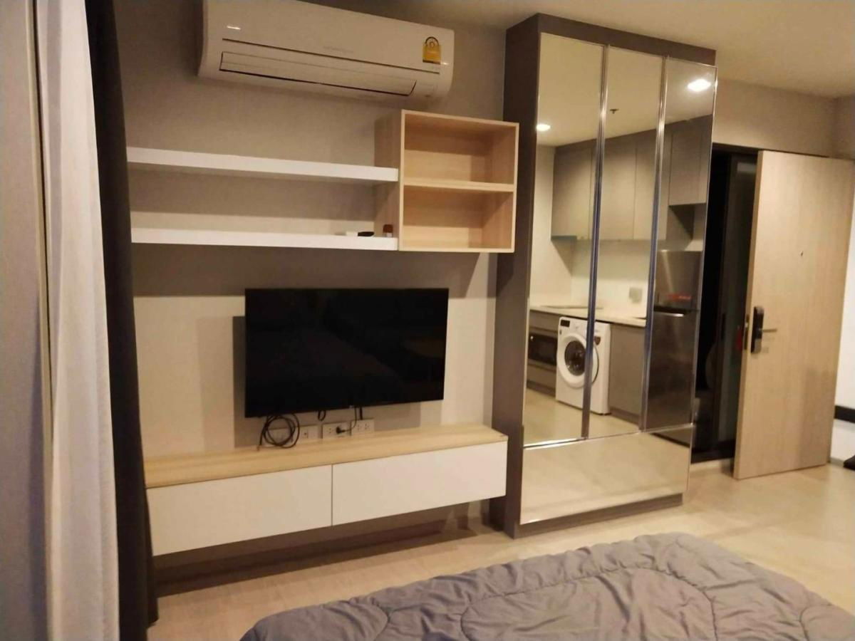 Condo for Rent: Rhythm Sukhumvit 36 - 38, Only 350 meters from BTS Thonglo