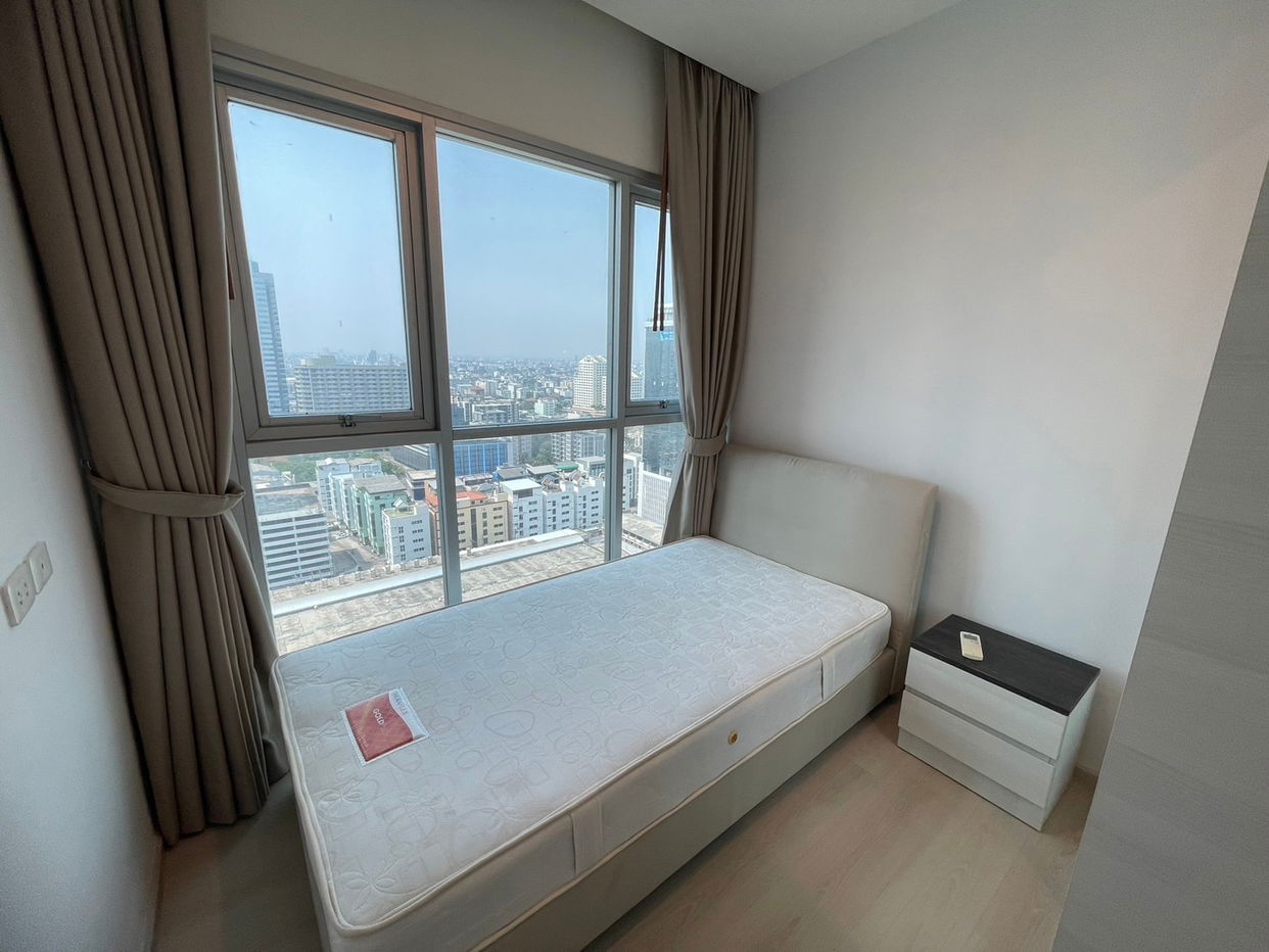 Condo For Rent Life Ratchadapisek (B6806002) ID Line : @condo88