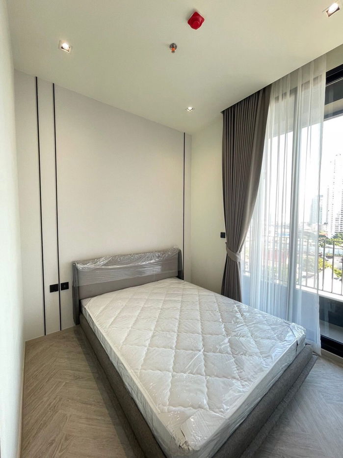 MN2720 Chapter Charoennakhon Riverside