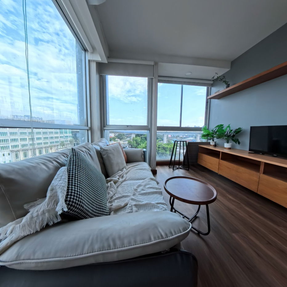 Veranda Residence condo for rent