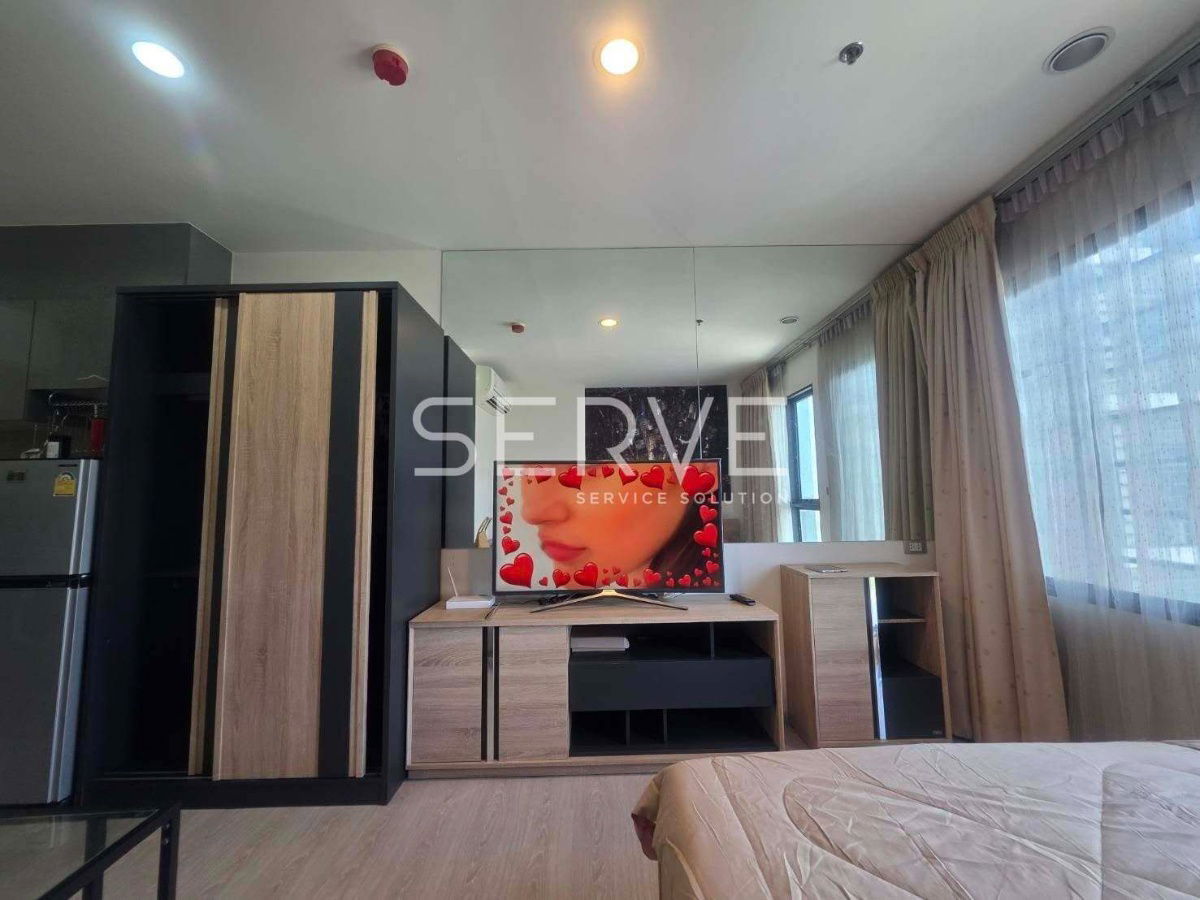 单间公寓 漂亮的客房 城市景观 位置优越，靠近 MRT Phra Ram 9 300 m.