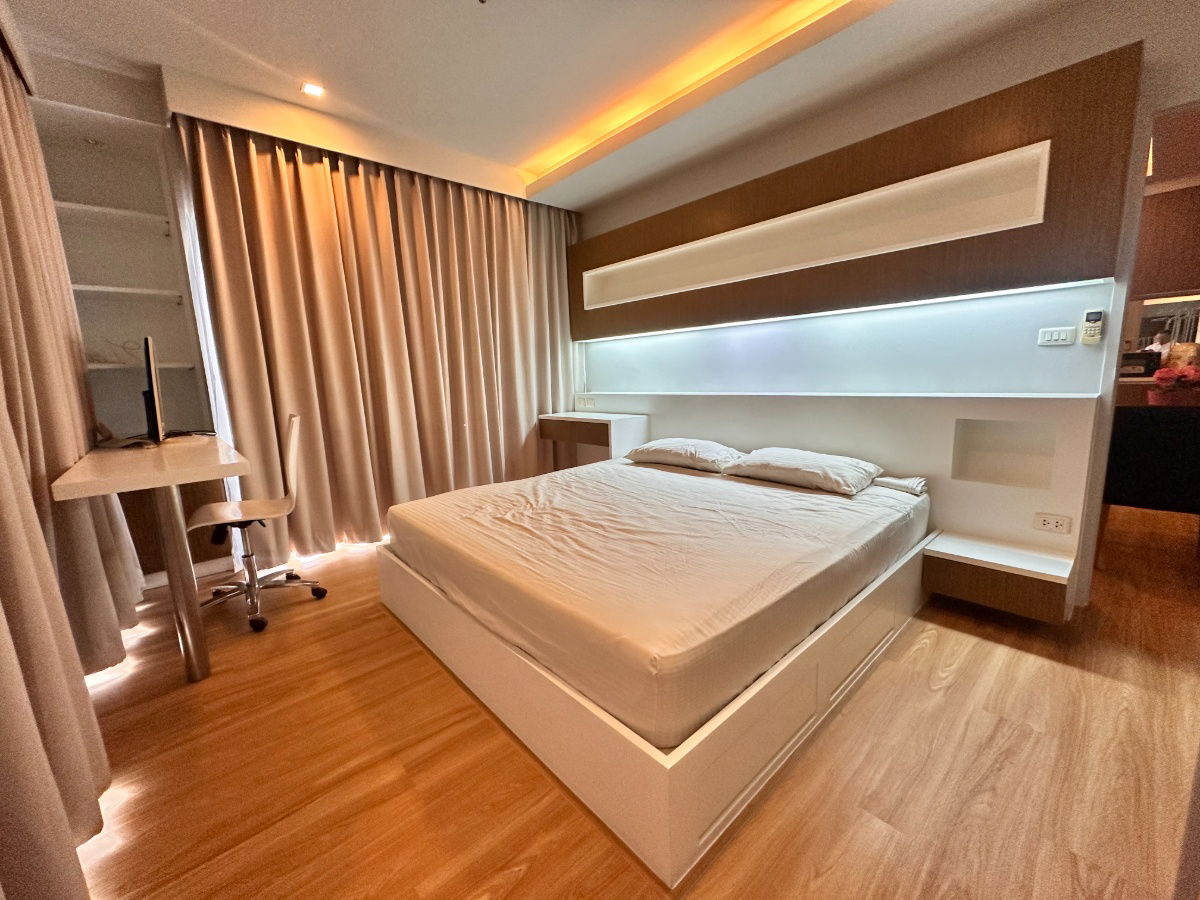 Condo for Rent at Noble Refine corner type (S03-2032)