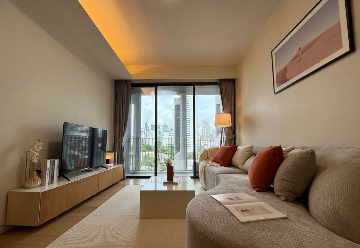 rent: Siamese Joya Sukhumvit 31, large room, beautiful, ready to move in, near Srinakharinwirot University. Interested, add Line @841qqlnr