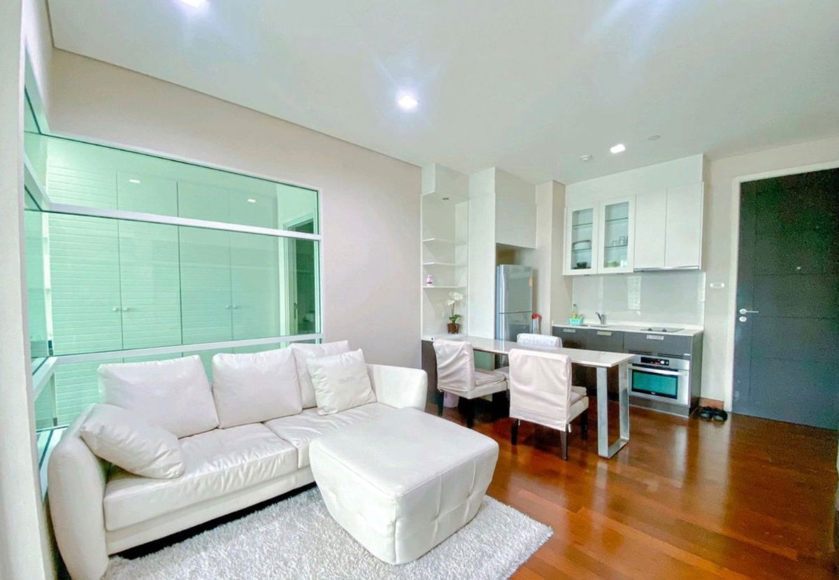 rent: Ivy Thonglor, large room, beautiful, ready to move in, good location, near BTS Thonglor. Interested, add Line @841qqlnr