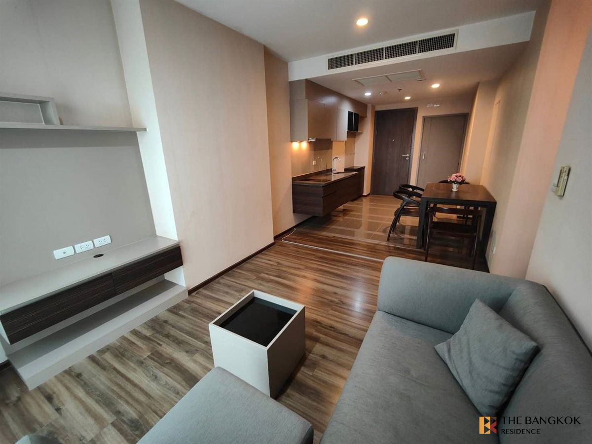 Teal Sathorn-Taksin Near WONGWIAN YAI