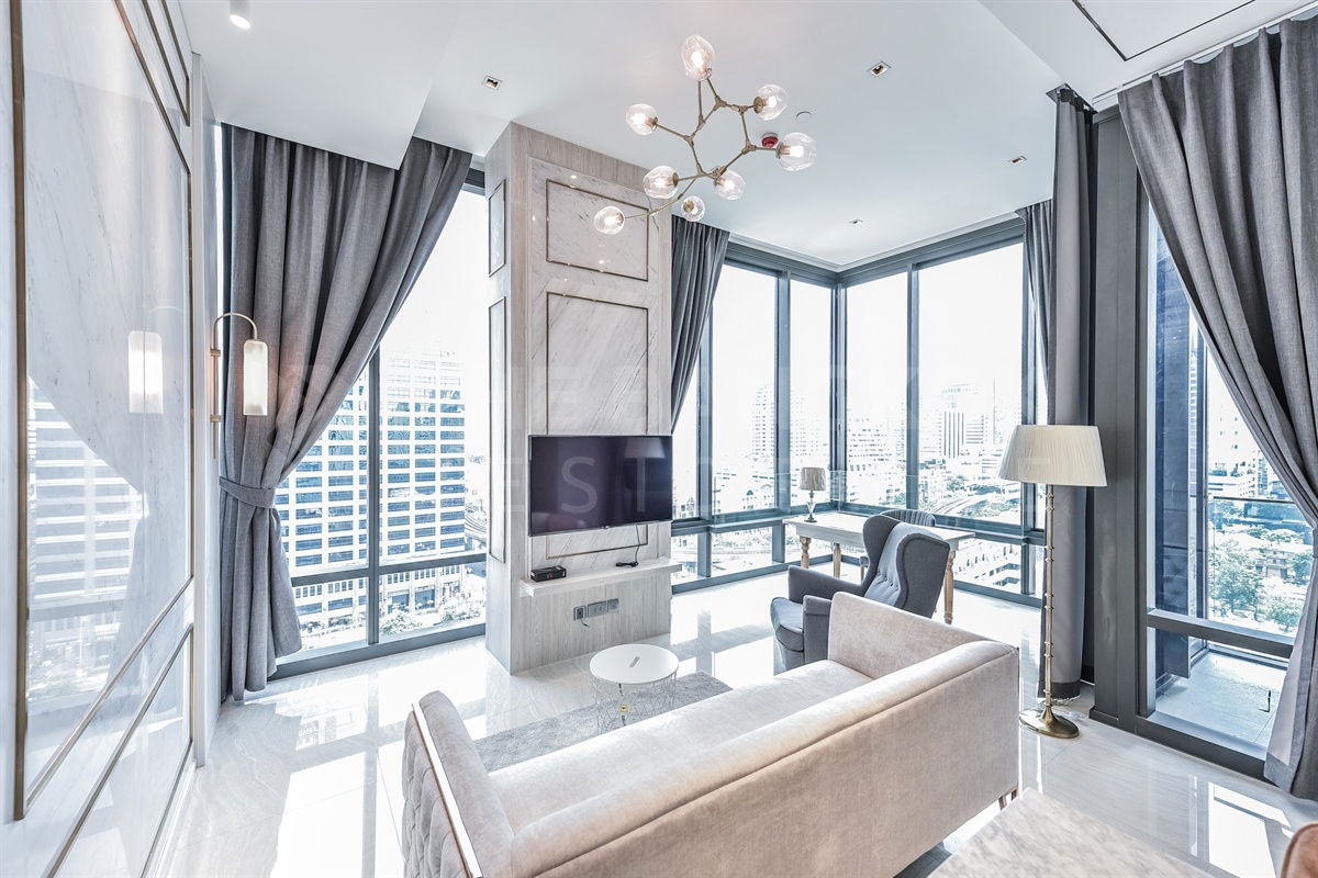 Ashton Silom Luxury Unit, Ready for You Without the Wait near BTS Chong Nonsi