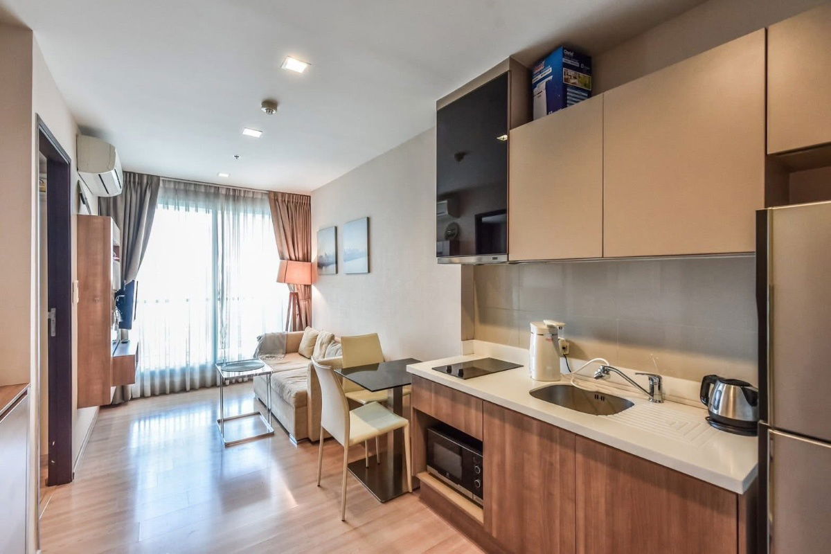 Rhythm                            Sathorn