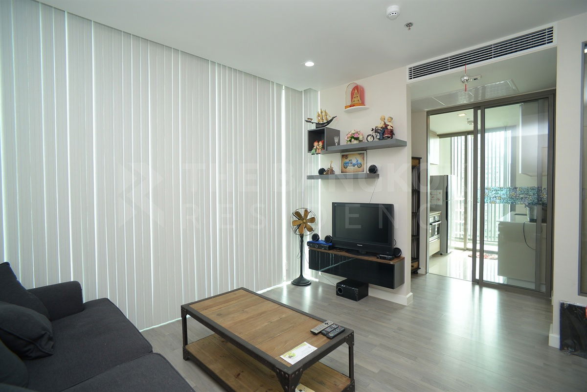 The Room BTS Wongwianyai Luxury Condo in Central City Location near BTS Wongwian Yai