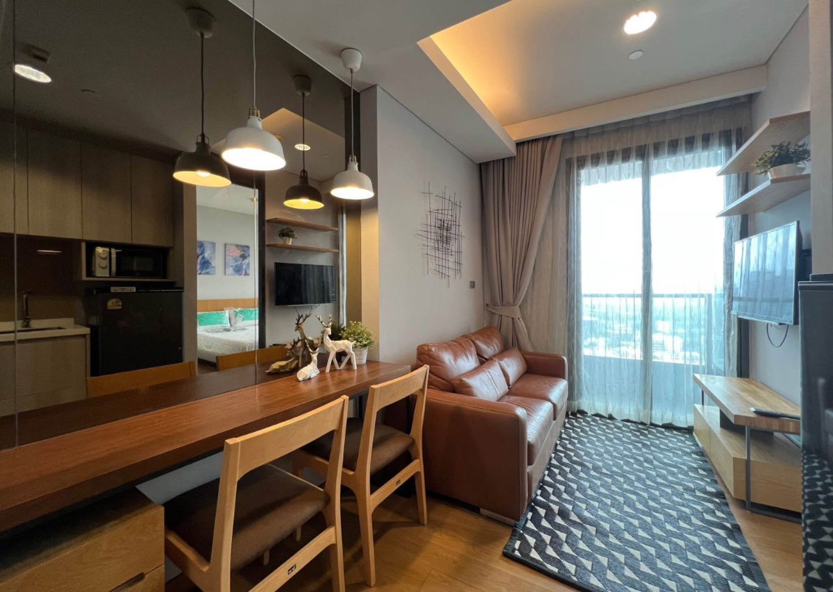 The Lumpini                 24