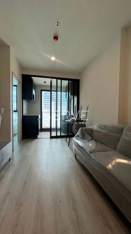 1 Bed 1 Bath Nice Room Fully furnished New Condo Good Location MRT Phra Ram 9  220 m. @ NUE District R9