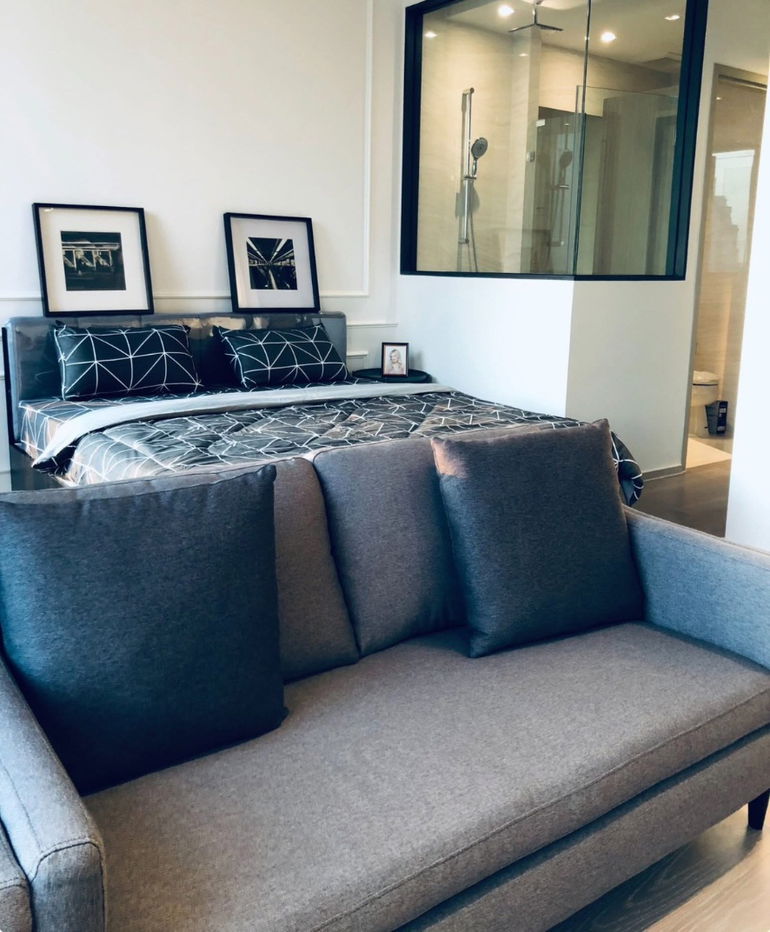 Ashton                        Silom