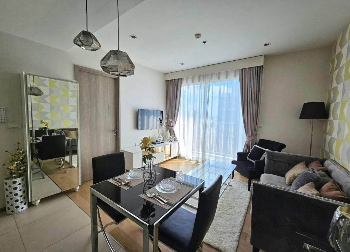 HQ                           Thonglor