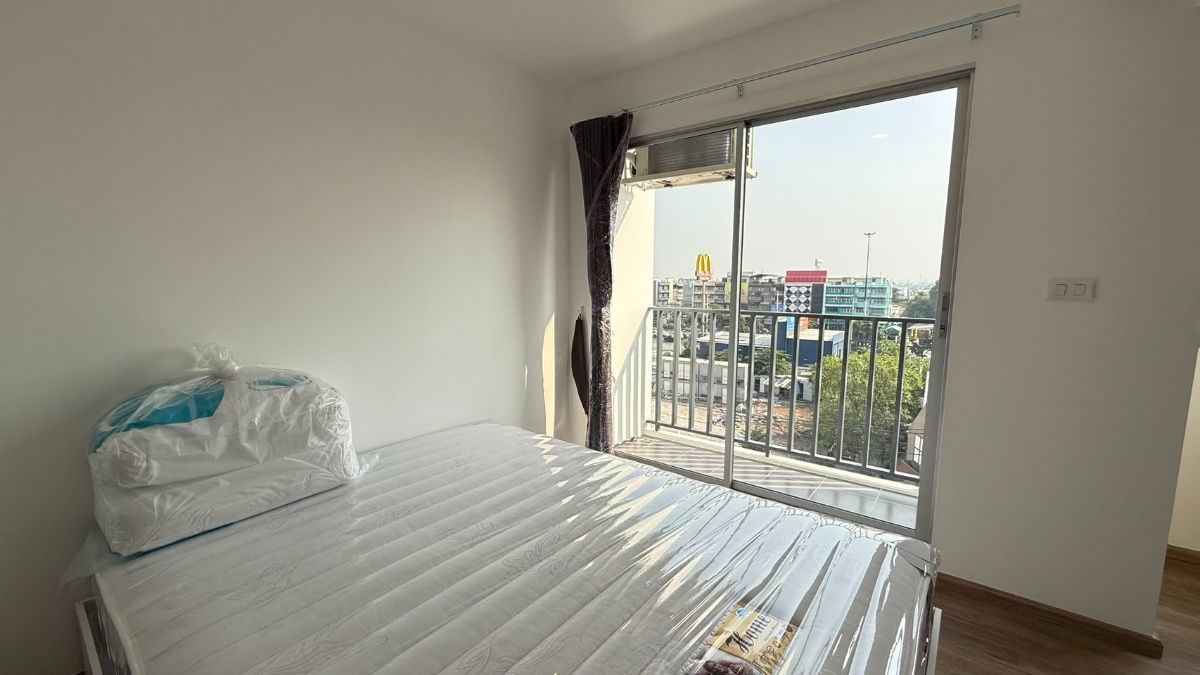 ✨ Condo for Rent – Ready to Move In New, fully furnished unit at SENA Kith Phetkasem 120 Phase 1. Great location, right on the main Phetkasem Road.