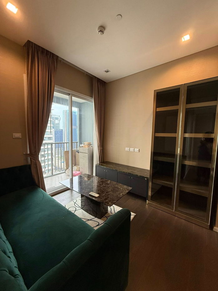 Code: KJ7036  for rent The Saint Residences // Line ID: @kjcondo (with @) //