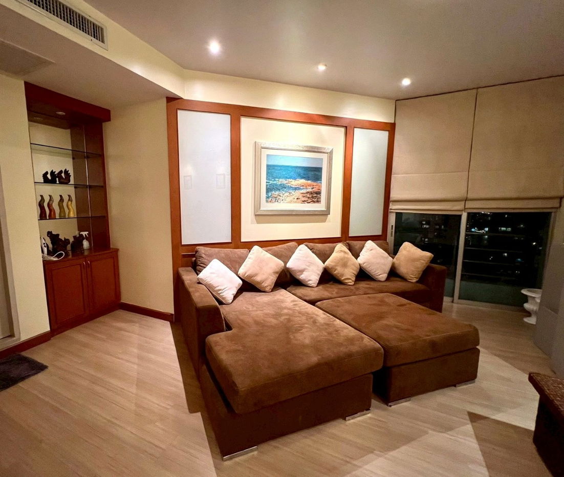 Baan Sathorn                 Chaopraya