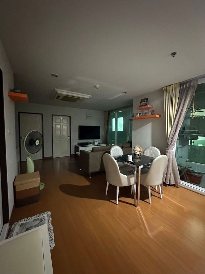 Sukhumvit Living Town    2 bedrooms, 1 bathroom  62 sq.m.  5th floor