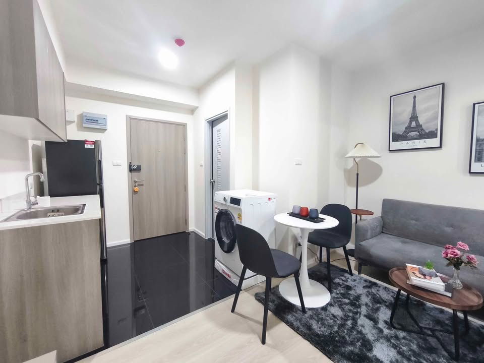 A space Mega 2 Studio (opposite Mega Bangna)