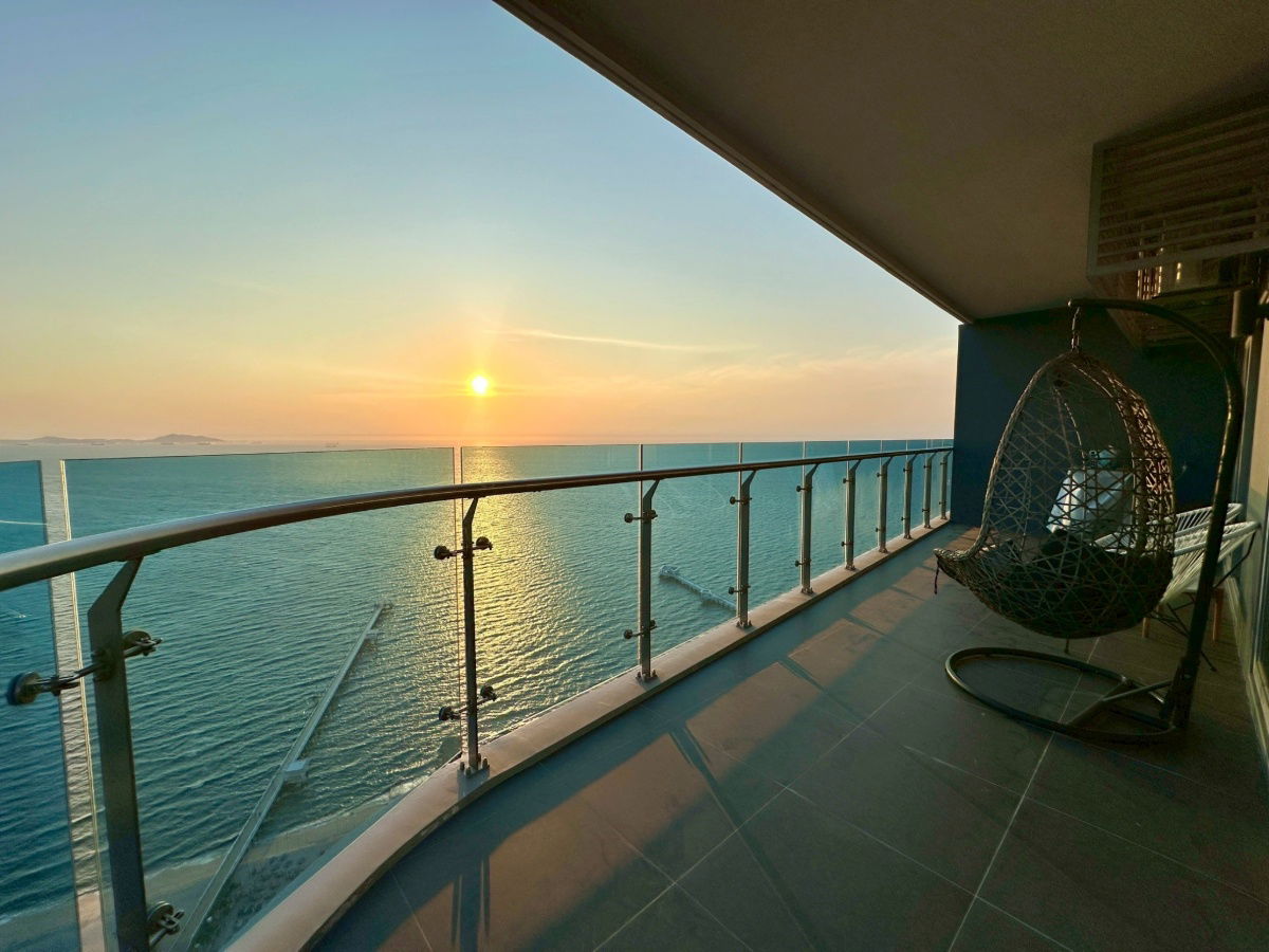 UK01-250 Condo for rent The Symphony Condo Bangsaen - Bang Phra, 50,000 baht/month , romantic sea view, 30th floor.