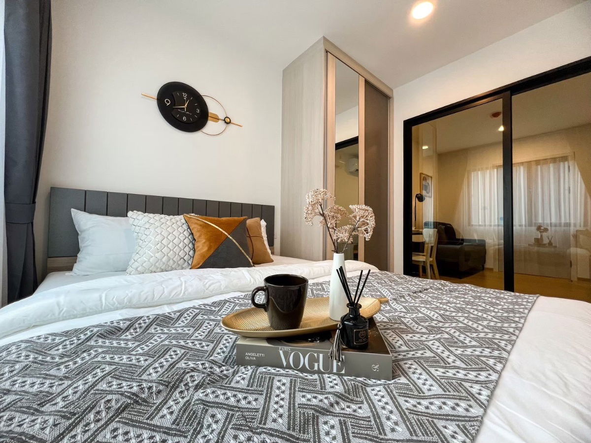 P975 Condo for rent Chewathai Hallmark Lardprao-Chokchai4, beautifully decorated room, fully furnished with washing machine.