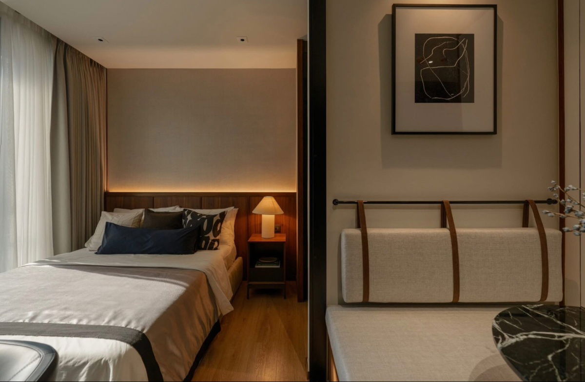 Noble Around                   Ari